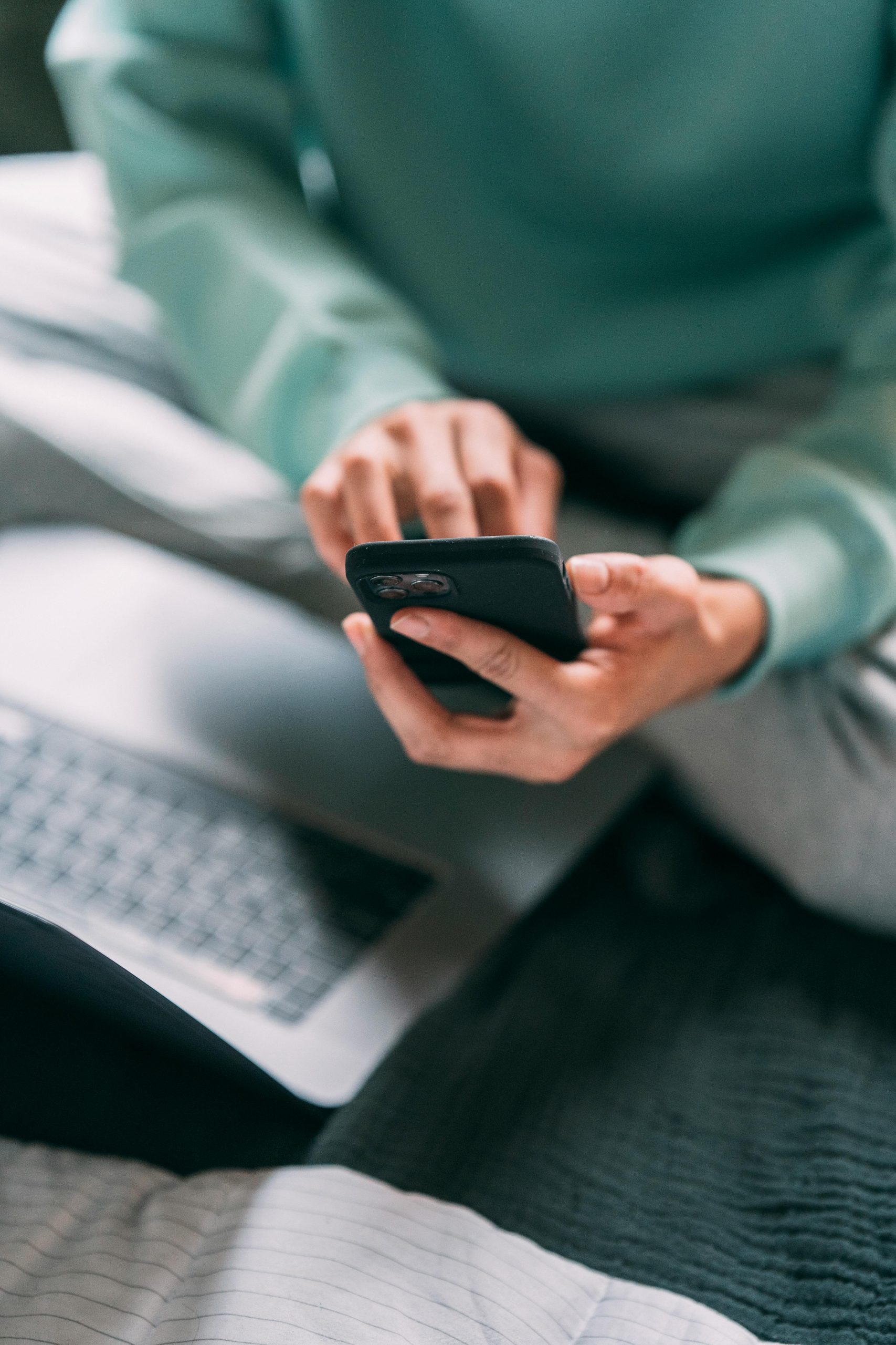 Découvrez ibani : L'Application Idéale pour les Frontaliers pour des Transferts d'Argent Simplifiés et Économiques